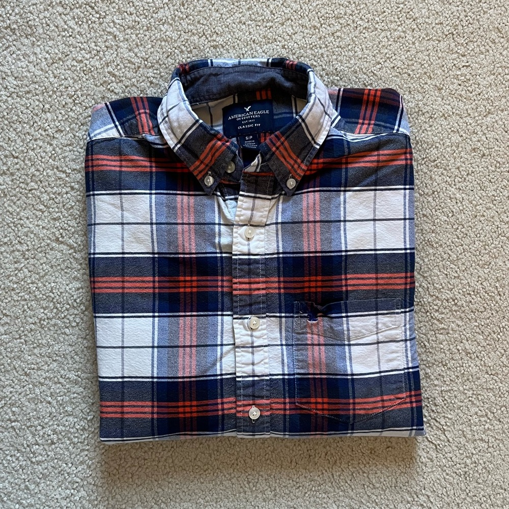 American Eagle Button Down Classic Fit, Size Small